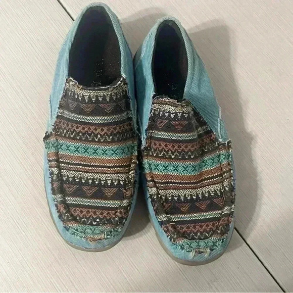 Girls Roper Slip Ons  Turquoise Size 1 - Picture 2 of 9